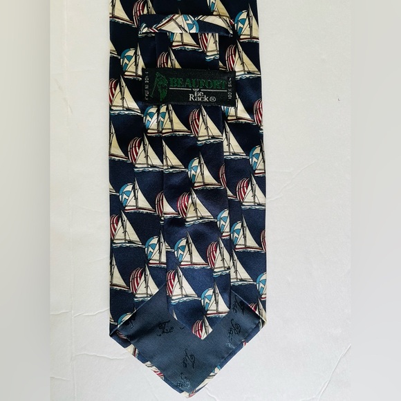 Men’s 100% silk dark navy blue neck tie with beautiful pattern of sailboats - Picture 4 of 4